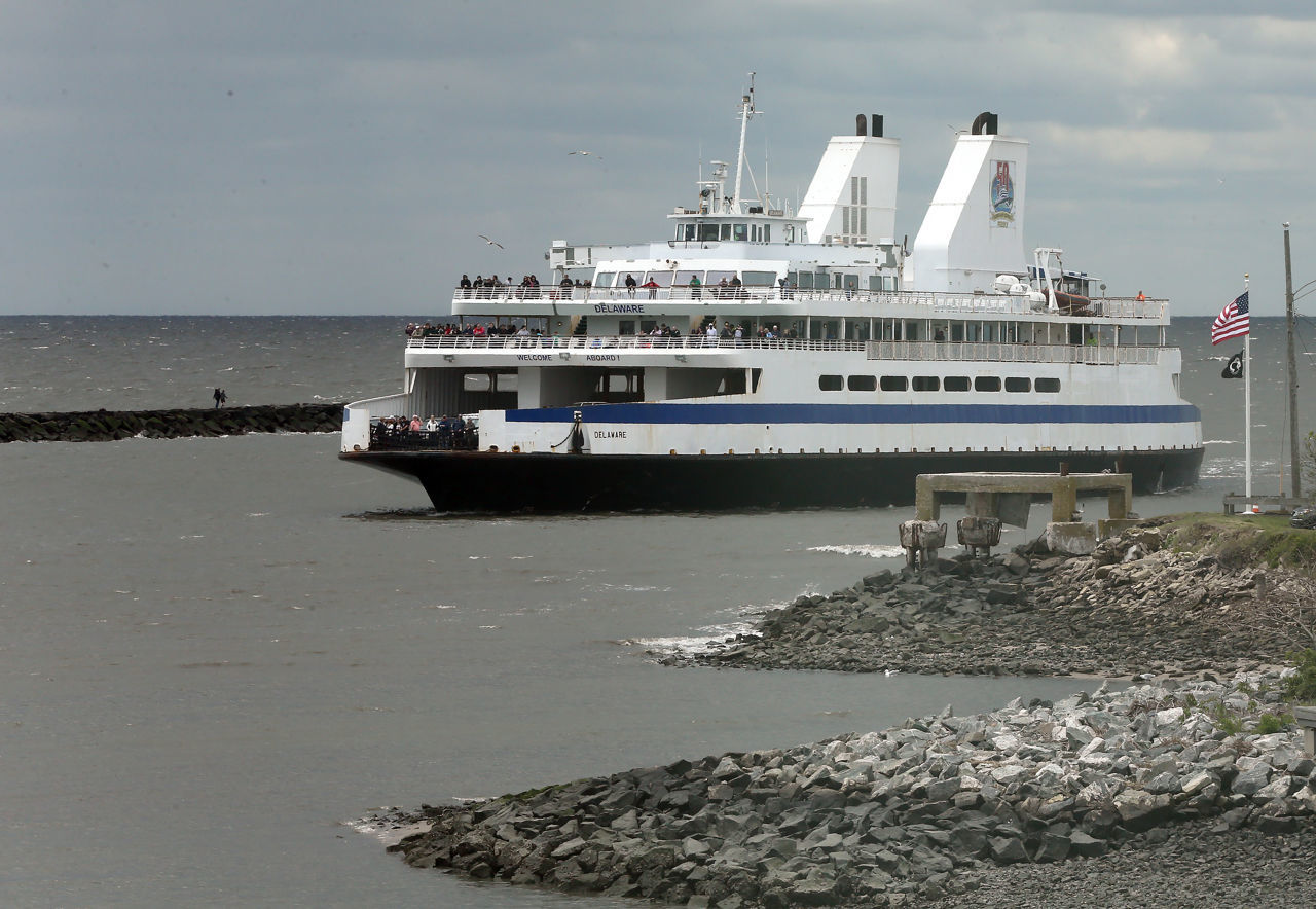 Ferry connecting Atlantic City and Long Beach Island